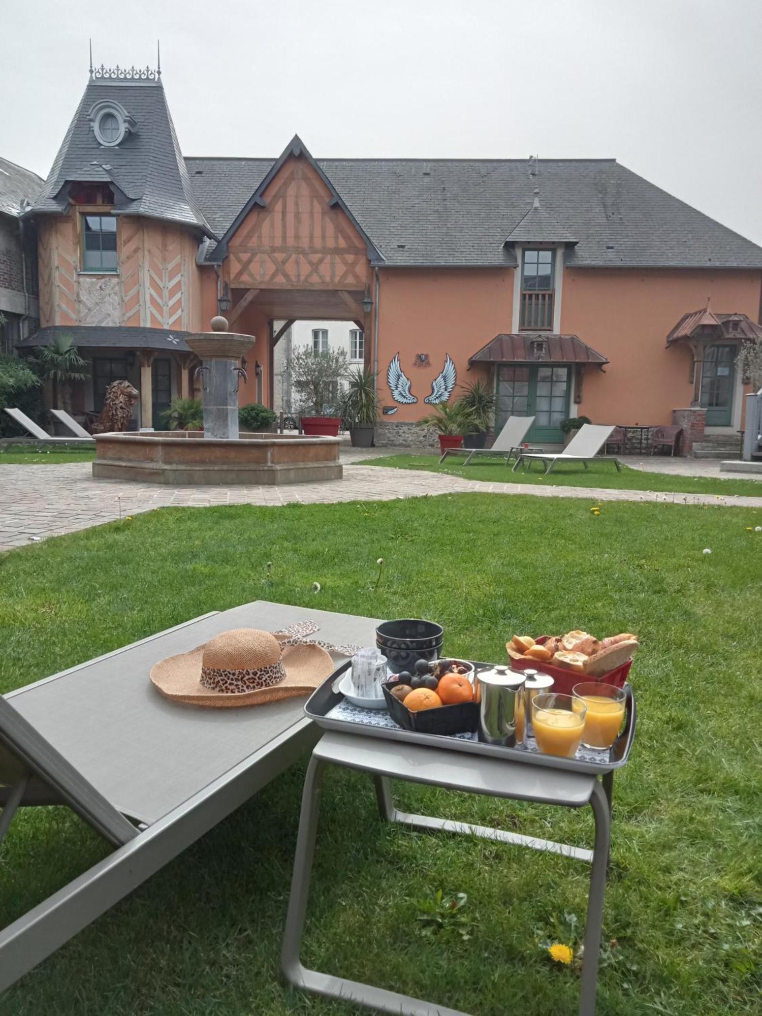 Hotel Et Spa Le Lion D'Or Pont-Évêque Eksteriør bilde